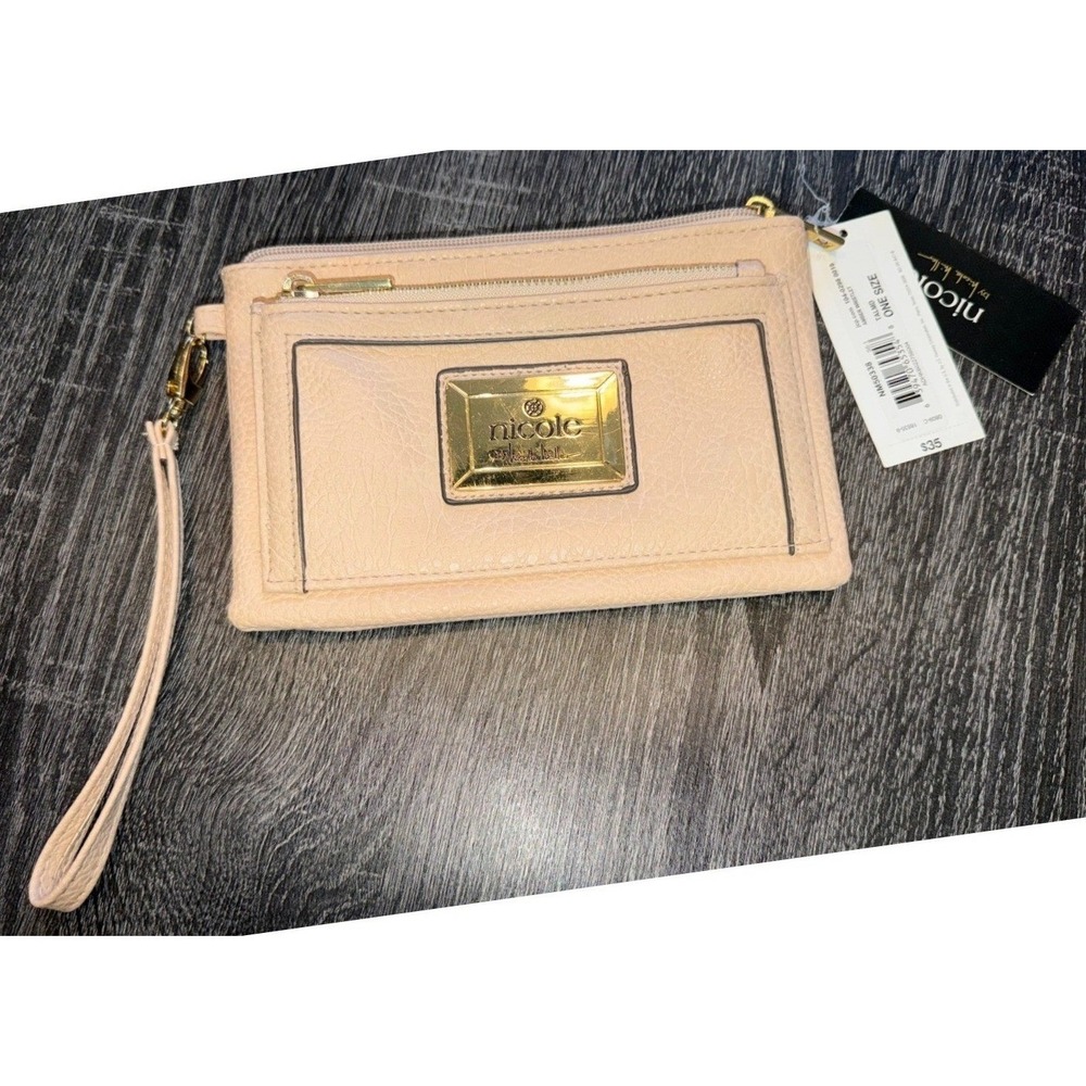 Nicole Miller Amber Wristlet Nude Beige Pebbled Faux Leather Wallet NEW‎